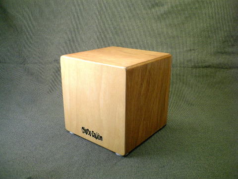 ChocoCajon(ちょこかほん)の正面