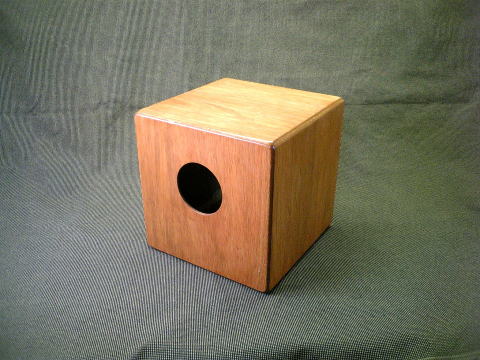 ChocoCajon(ちょこかほん)のホール面